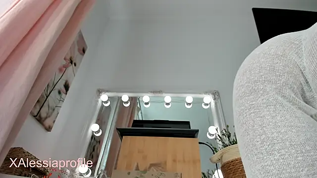 Snapshot of AlessiaAllegra chatting on 15, 6, 2026 AlessiaAllegra online show from 15, 6, 2026