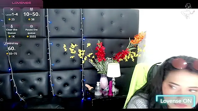 Carolaine01 online show from 18, 3, 2025