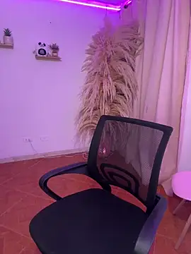 ariadna cooper online show from 6, 11, 2025