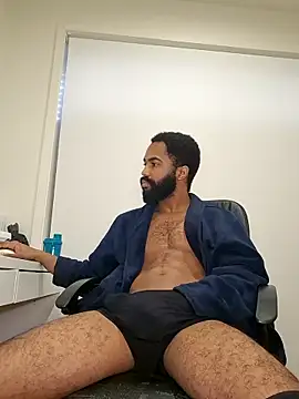 Snapshot of kevi_cocks chatting on 18, 12, 2025 kevi cocks online show from 18, 12, 2025