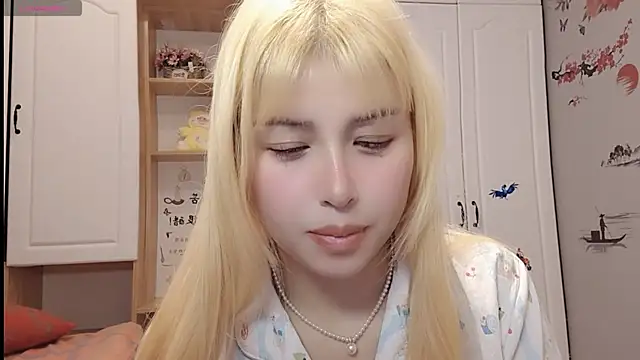 Lucky-xiuxiu online show from 24, 2, 2025