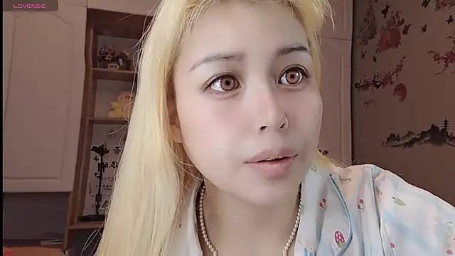 Lucky-xiuxiu online show from 25, 2, 2025