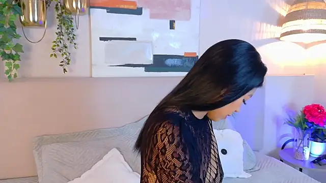 AbieHills online show from 12, 11, 2025