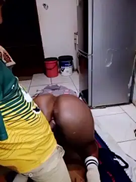 Snapshot of KMbesxxx chatting on 16, 11, 2025 KMbesxxx online show from 16, 11, 2025