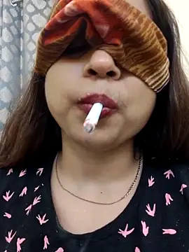 Snapshot of shreya1765 chatting on 19, 10, 2025 shreya1765 online show from 19, 10, 2025