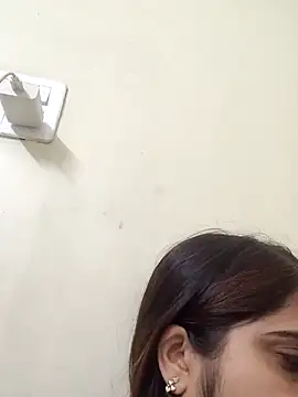 Snapshot of shreya1765 chatting on 23, 11, 2025 shreya1765 online show from 23, 11, 2025