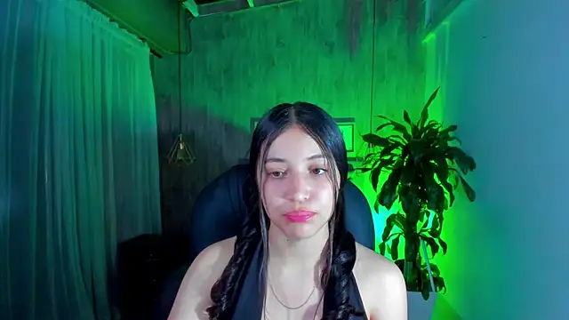 Snapshot of Brittany__18 chatting on 14, 1, 2025 Brittany 18 online show from 14, 1, 2025