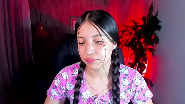 Snapshot of Brittany__18 chatting on 12, 1, 2025 Brittany 18 online show from 12, 1, 2025