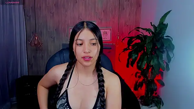 Snapshot of Brittany__18 chatting on 6, 2, 2025 Brittany 18 online show from 6, 2, 2025