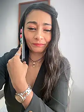 BELLA--26 online show from 30, 10, 2025