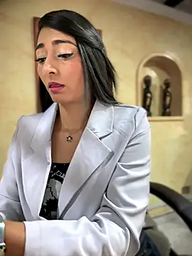 BELLA--26 online show from 27, 10, 2025