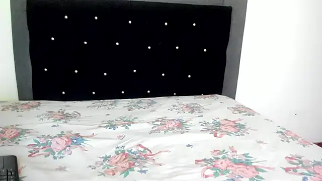 Snapshot of violetadumsper chatting on 20, 10, 2025 violetadumsper online show from 20, 10, 2025