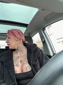 Mia-Fuchs online show from 10, 3, 2025