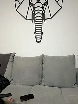 Mia-Fuchs online show from 3, 3, 2025