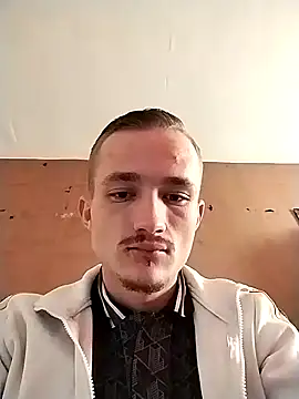 Snapshot of frankthefuck69 chatting on 8, 3, 2025 frankthefuck69 online show from 8, 3, 2025