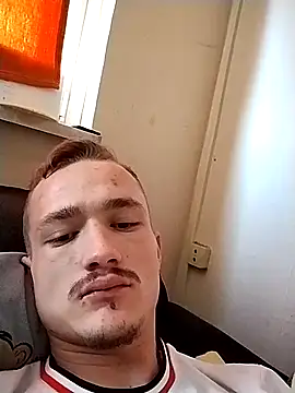 Snapshot of frankthefuck69 chatting on 8, 3, 2025 frankthefuck69 online show from 8, 3, 2025