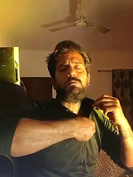 MAGNETICDADDY8 online show from 18, 12, 2025