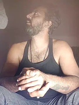 MAGNETICDADDY8 online show from 17, 12, 2025