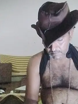 Snapshot of MAGNETICDADDY8 chatting on 12, 10, 2025 MAGNETICDADDY8 online show from 12, 10, 2025