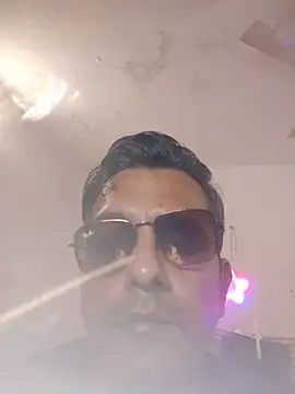 Snapshot of MAGNETICDADDY8 chatting on 20, 10, 2025 MAGNETICDADDY8 online show from 20, 10, 2025