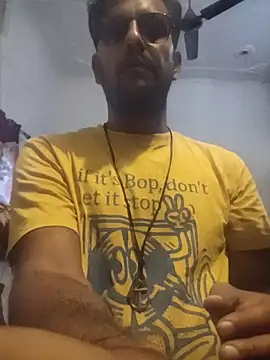 Snapshot of MAGNETICDADDY8 chatting on 31, 10, 2025 MAGNETICDADDY8 online show from 31, 10, 2025