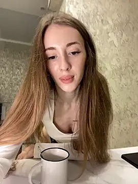 Snapshot of Evelyn_Mooree chatting on 11, 1, 2025 Evelyn Mooree online show from 11, 1, 2025
