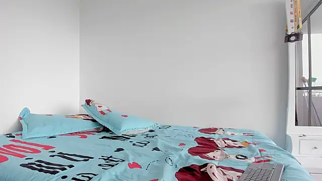 Laurensmith9 online show from 11, 2, 2026