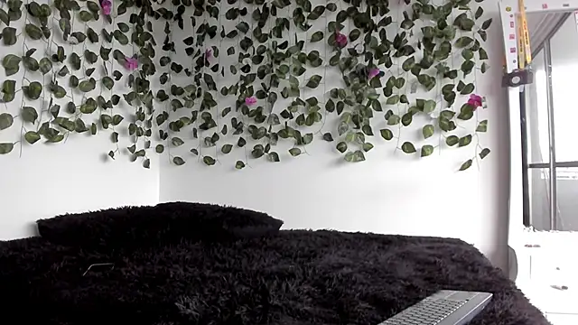 Laurensmith9 online show from 8, 3, 2026