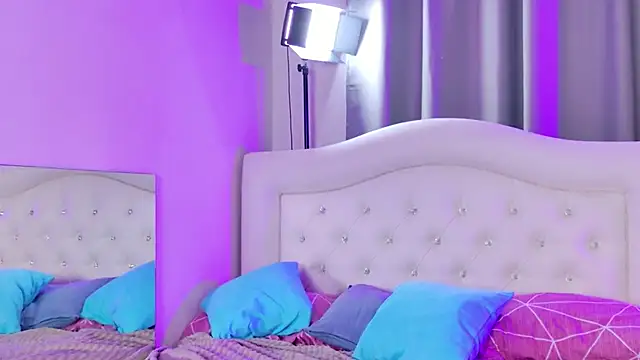 Mikka Blush online show from 13, 11, 2025