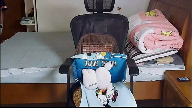 Strawberry baby online show from 19, 12, 2025