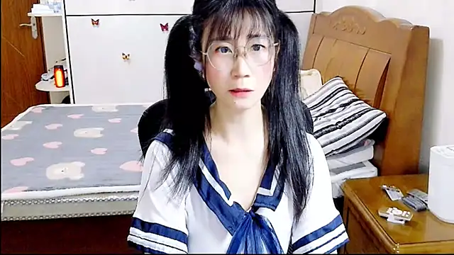 Snapshot of Strawberry_baby chatting on 12, 9, 2025 Strawberry baby online show from 12, 9, 2025