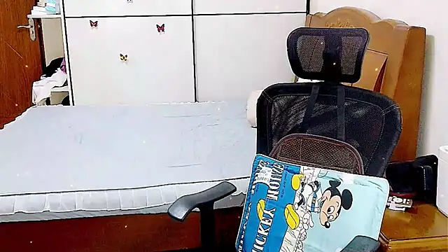Snapshot of Strawberry_baby chatting on 26, 9, 2025 Strawberry baby online show from 26, 9, 2025