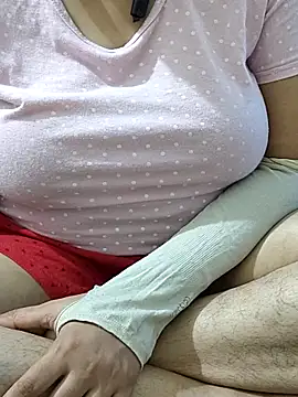 Snapshot of mallupriyapriya chatting on 23, 10, 2025 mallupriyapriya online show from 23, 10, 2025