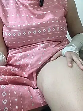 Snapshot of mallupriyapriya chatting on 24, 10, 2025 mallupriyapriya online show from 24, 10, 2025