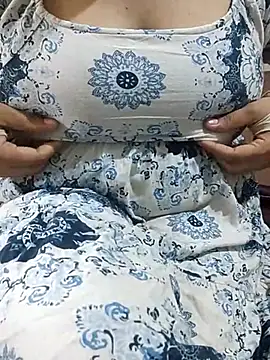 Snapshot of mallupriyapriya chatting on 5, 3, 2025 mallupriyapriya online show from 5, 3, 2025