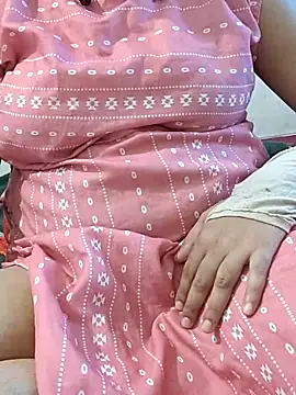 Snapshot of mallupriyapriya chatting on 20, 9, 2025 mallupriyapriya online show from 20, 9, 2025