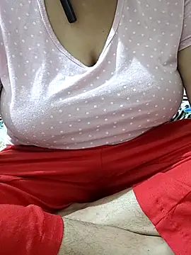 Snapshot of mallupriyapriya chatting on 20, 11, 2025 mallupriyapriya online show from 20, 11, 2025