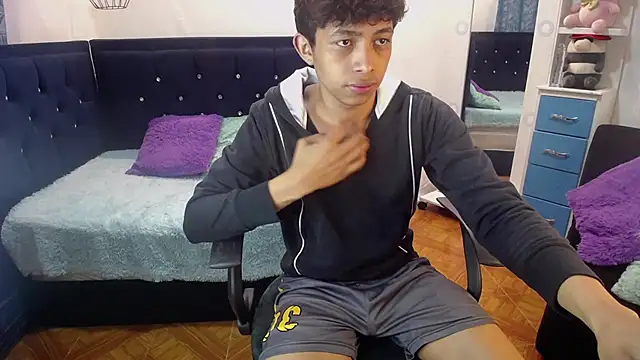 twinkmilk  online show from 8, 3, 2025