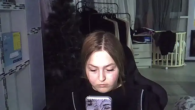 Snapshot of Emilie_Kitty chatting on 5, 1, 2025 Emilie Kitty online show from 5, 1, 2025