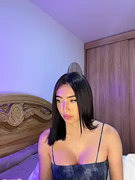 Snapshot of Maddy_Jones chatting on 9, 6, 2026 Maddy Jones online show from 9, 6, 2026