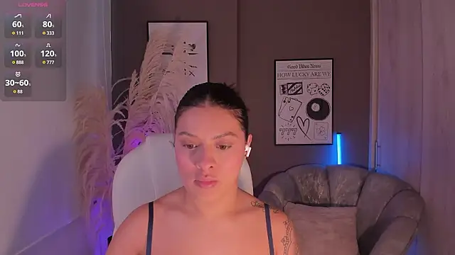 NiiaEvanss online show from 23, 2, 2026