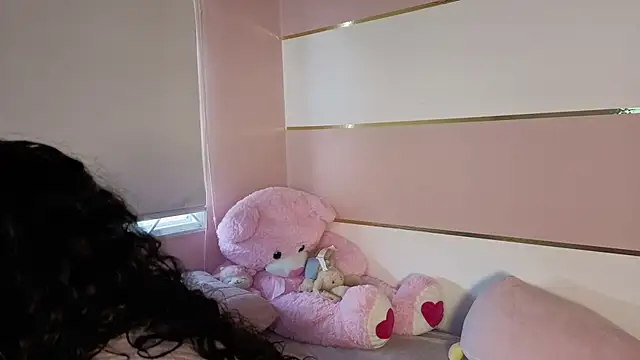 Charlotte  Miller online show from 19, 10, 2025