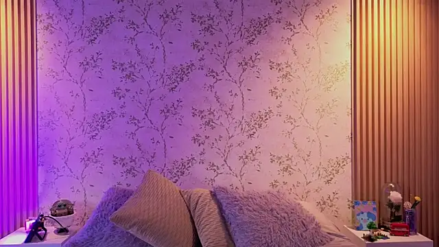 Charlotte  Miller online show from 22, 4, 2026