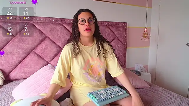 Charlotte  Miller online show from 26, 2, 2025