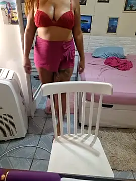 Snapshot of AliceRuivinha2 chatting on 11, 3, 2025 AliceRuivinha2 online show from 11, 3, 2025