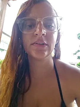 AliceRuivinha2 online show from 3, 12, 2025