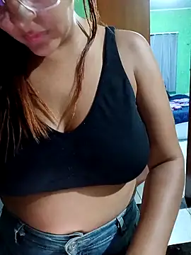 AliceRuivinha2 online show from 13, 3, 2026