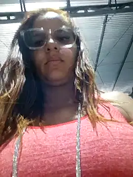 Snapshot of AliceRuivinha2 chatting on 19, 9, 2025 AliceRuivinha2 online show from 19, 9, 2025