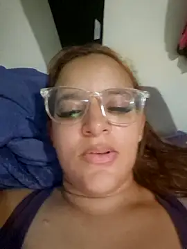 Snapshot of AliceRuivinha2 chatting on 15, 10, 2025 AliceRuivinha2 online show from 15, 10, 2025