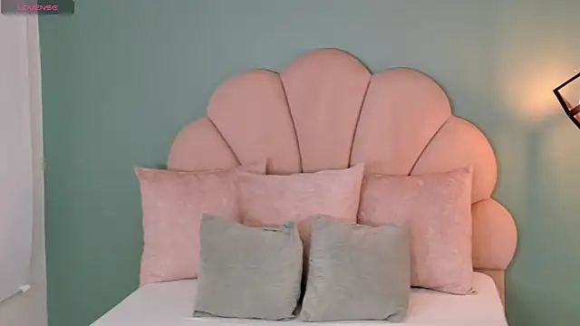 victoria camm online show from 5, 12, 2025